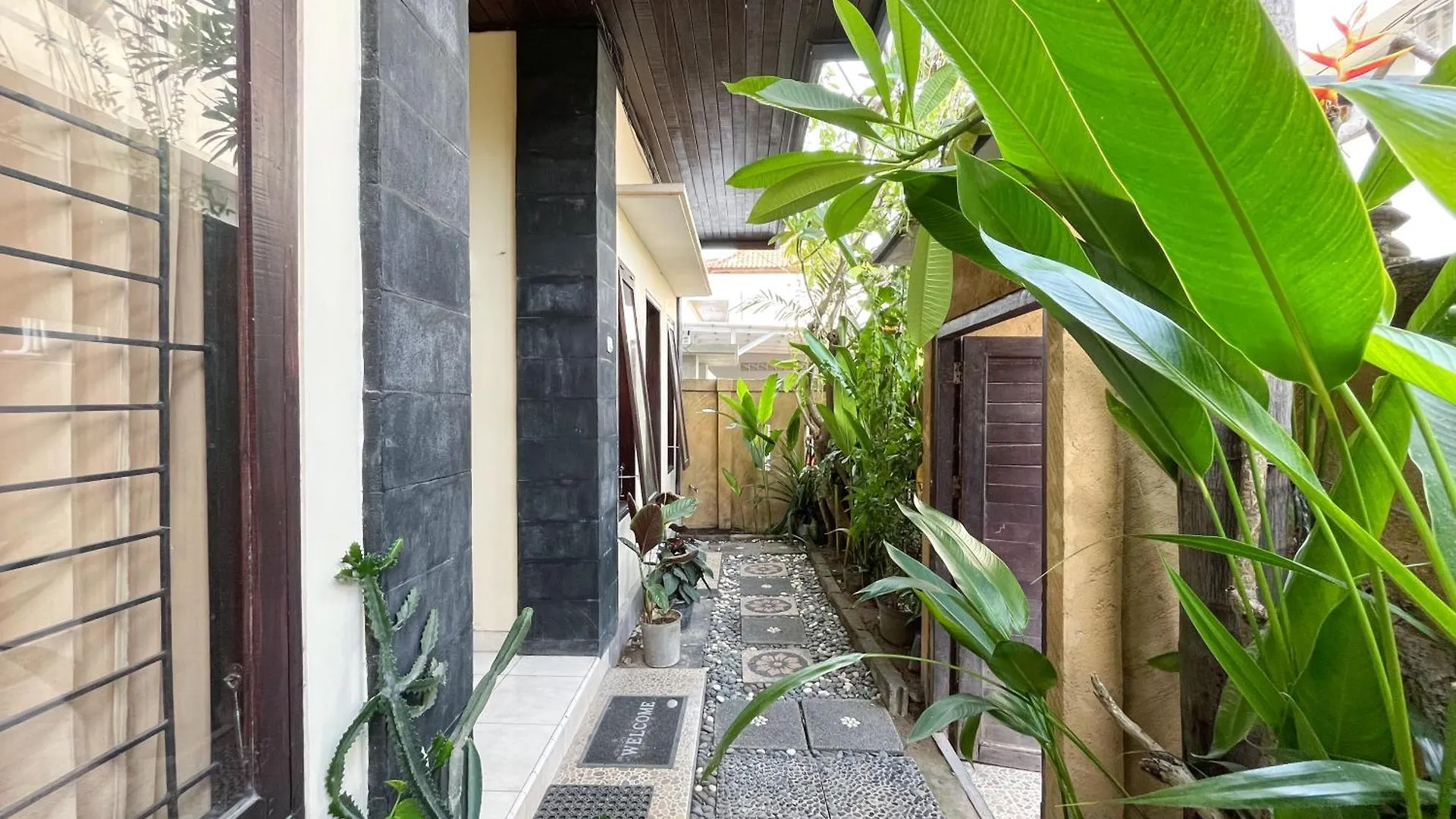 Adi Surya Guest House Seminyak