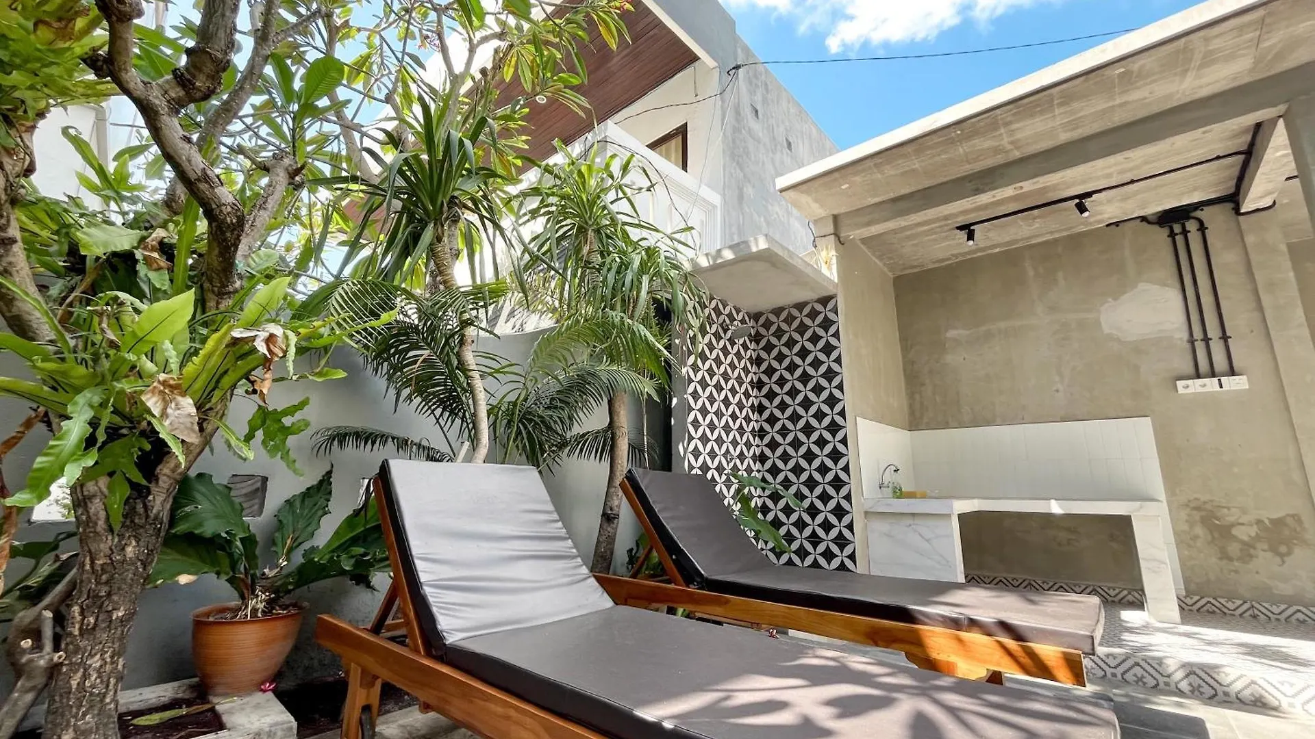 Adi Surya Guest House Seminyak